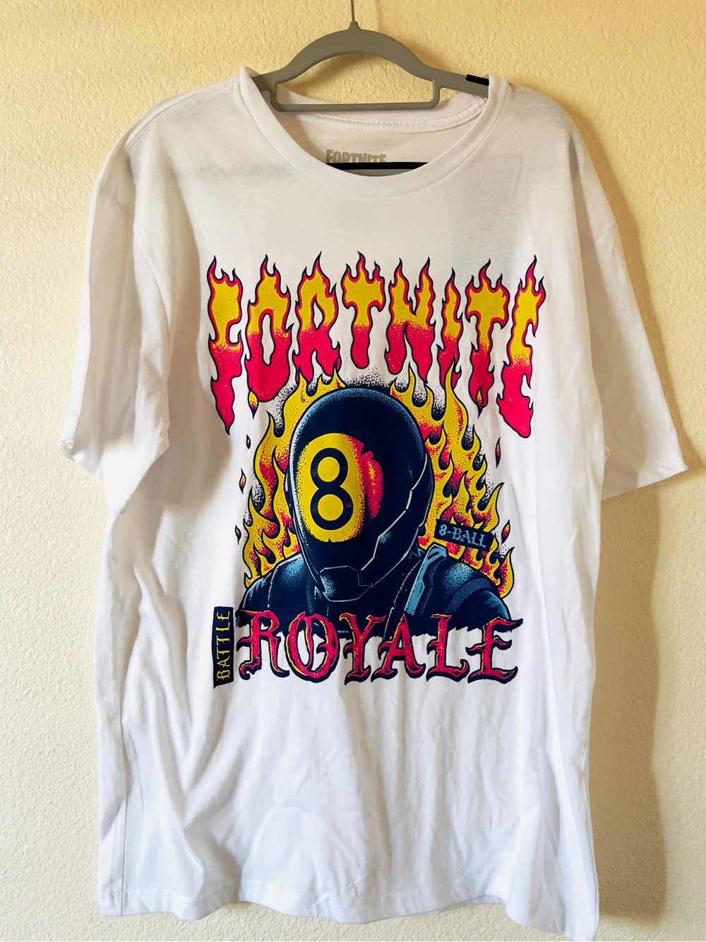 Fortnite 8-Ball Battle Royale Flame Graphic T-Shirt – NWT